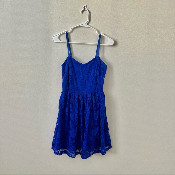 boho.maxi dress Monaco Long bohemian with lace and ruffles, 3/4 sleeves Nik & Nash Dress Gentle Machine Wash Size:Youth XL (18/20) this versatile maxi dress